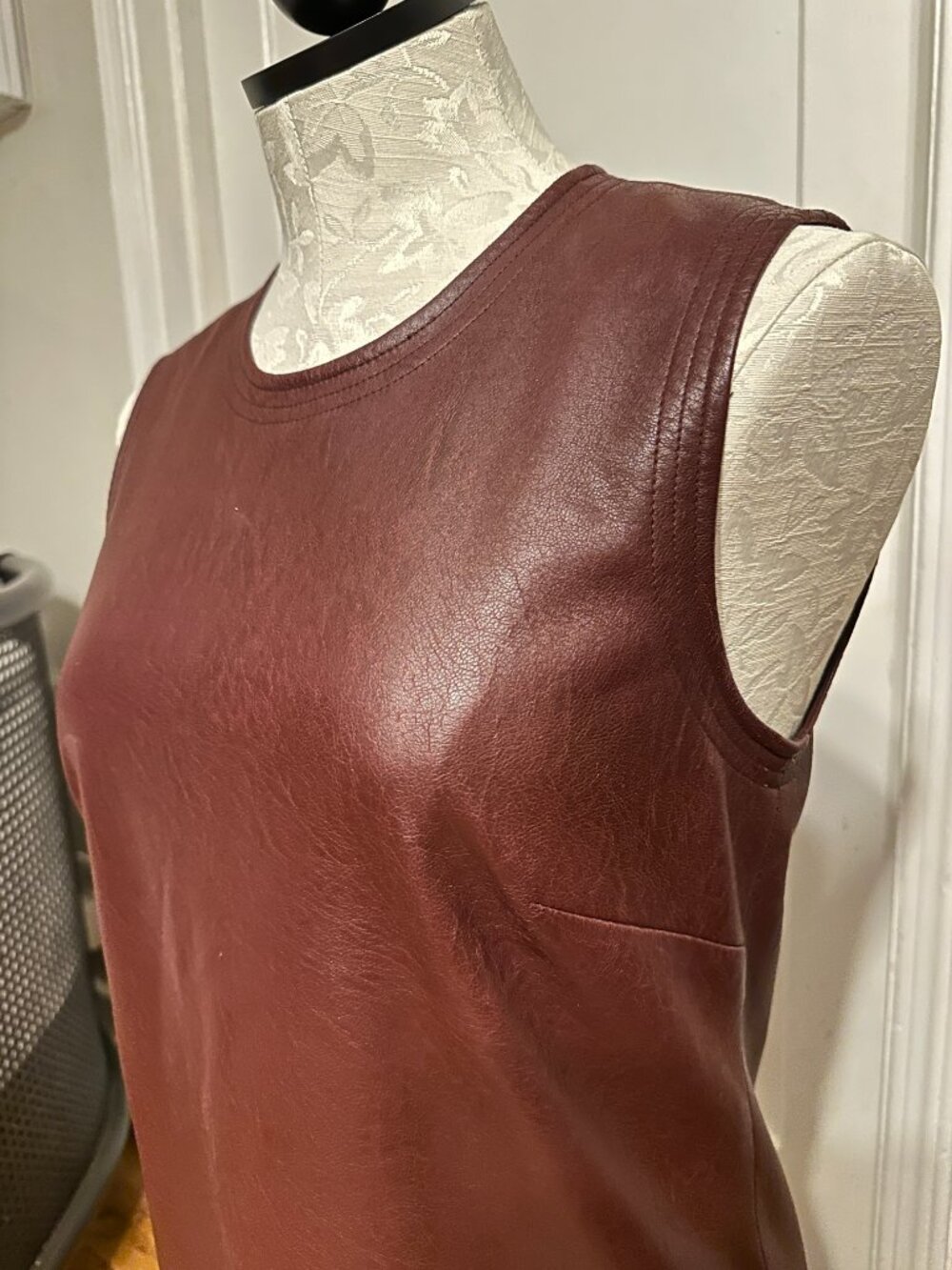 BCBGMAXAZRIA Sheridan Faux Leather Ruffle Hem Dress XS Burgundy - Picture 6 of 10